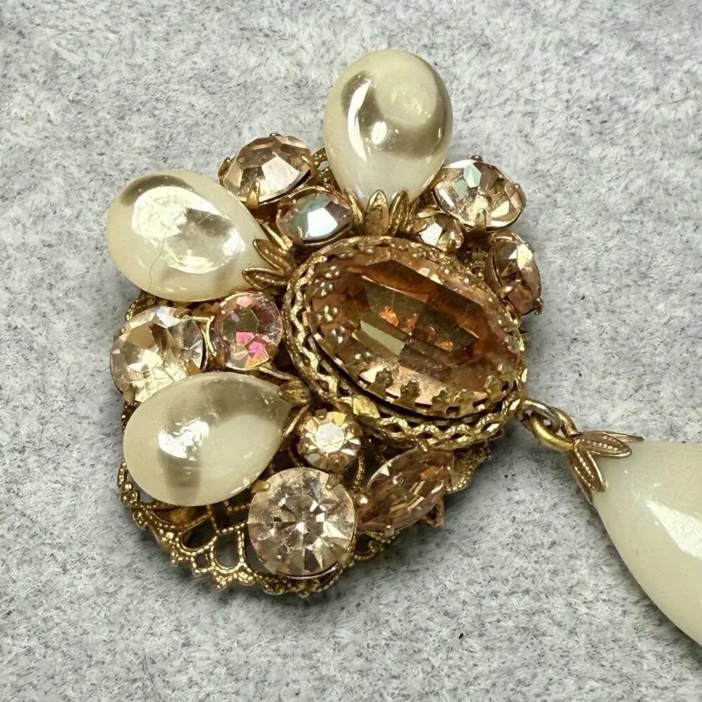 Vintage Signed Regency Beautiful Art Glass Stone Dangle Brooch Gold Tone